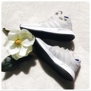 Kids Adidas white and gray sneakers size 4.